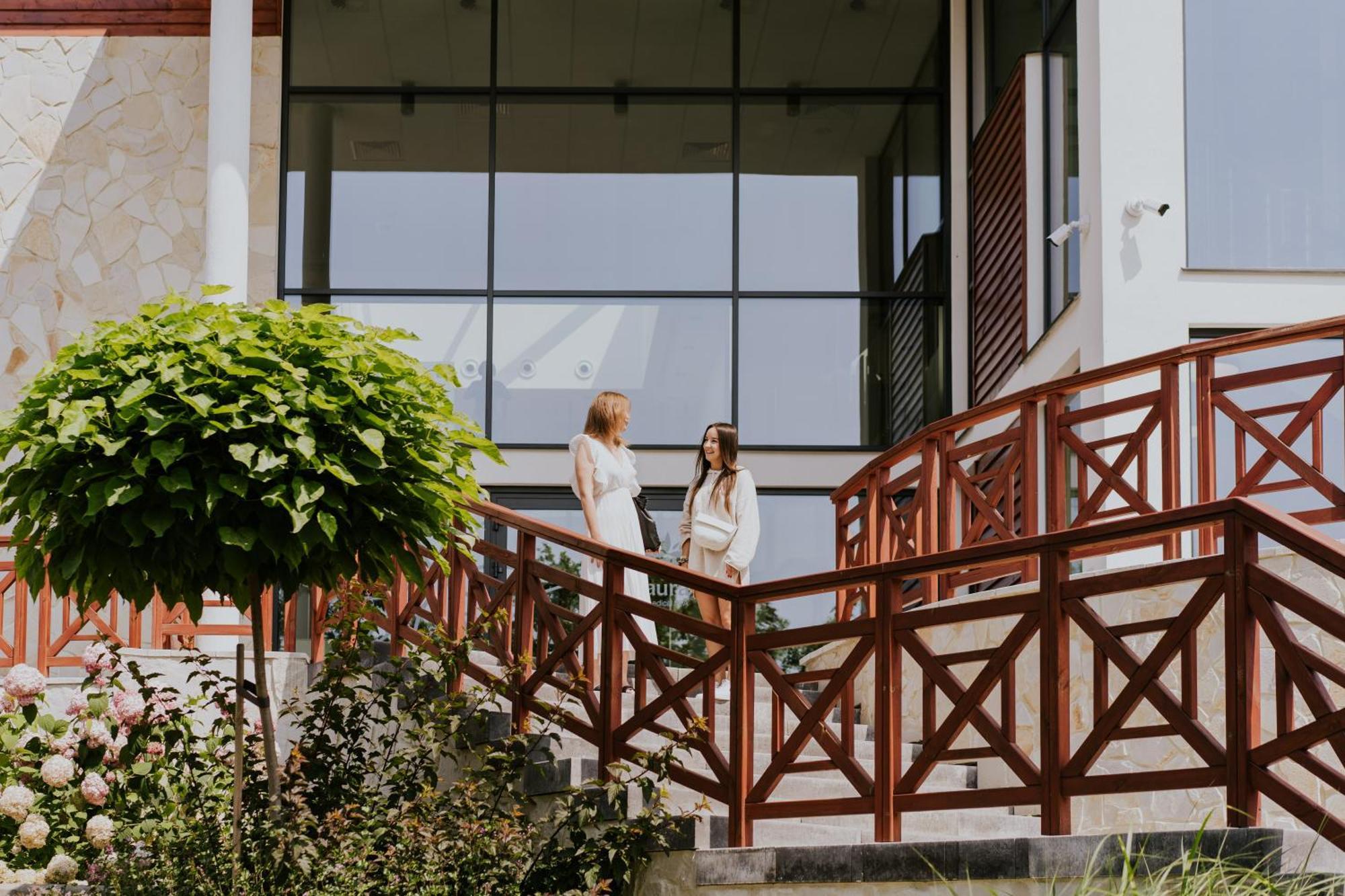 Aura Medical Spa Naleczow Exterior photo
